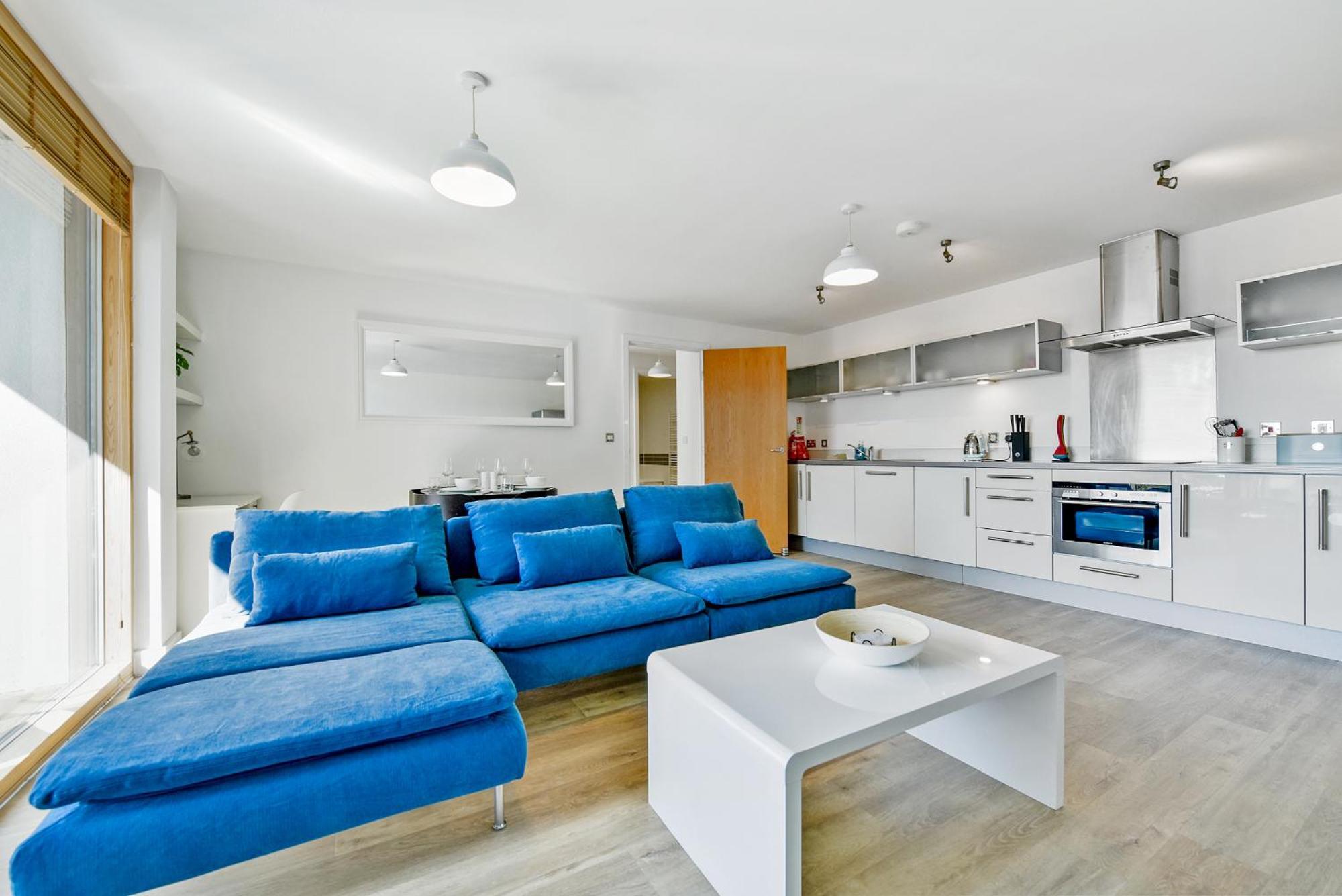 The Vizion Serviced Apartments From Pincott Properties - Free Parking, Private Balcony, And Wifi ميلتون كينيز المظهر الخارجي الصورة