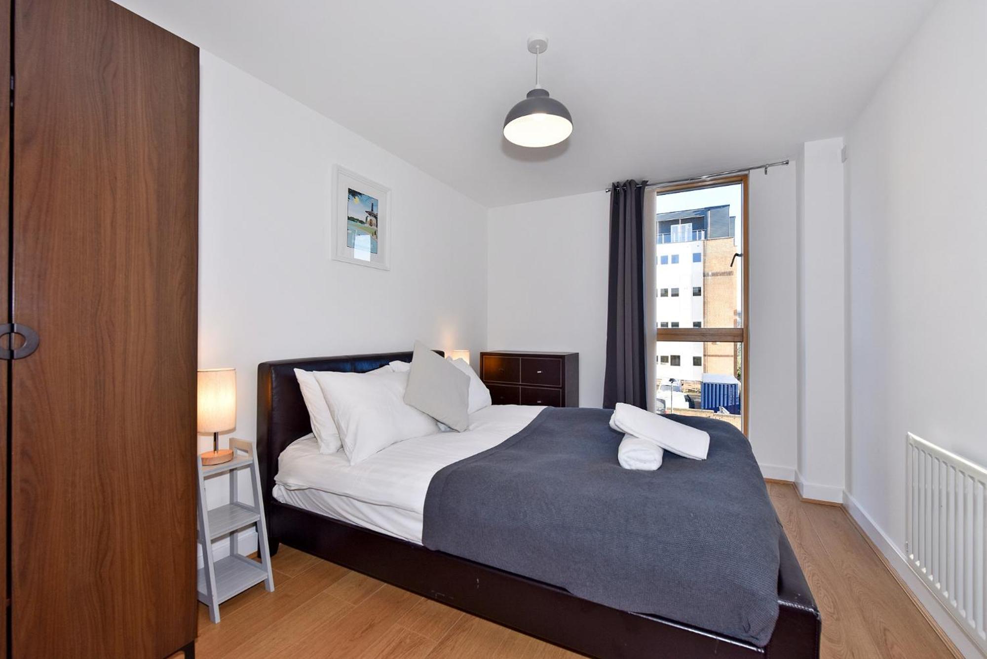 The Vizion Serviced Apartments From Pincott Properties - Free Parking, Private Balcony, And Wifi ميلتون كينيز الغرفة الصورة
