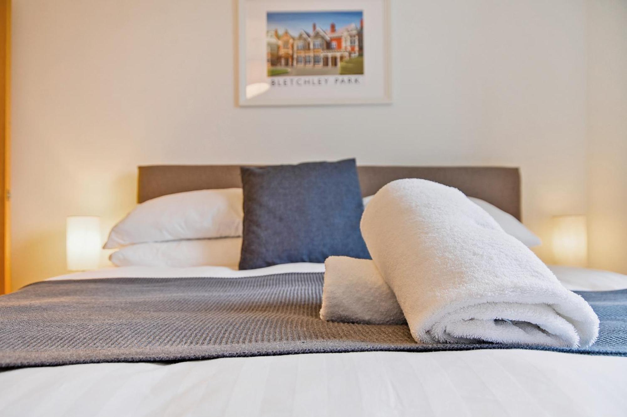 The Vizion Serviced Apartments From Pincott Properties - Free Parking, Private Balcony, And Wifi ميلتون كينيز المظهر الخارجي الصورة